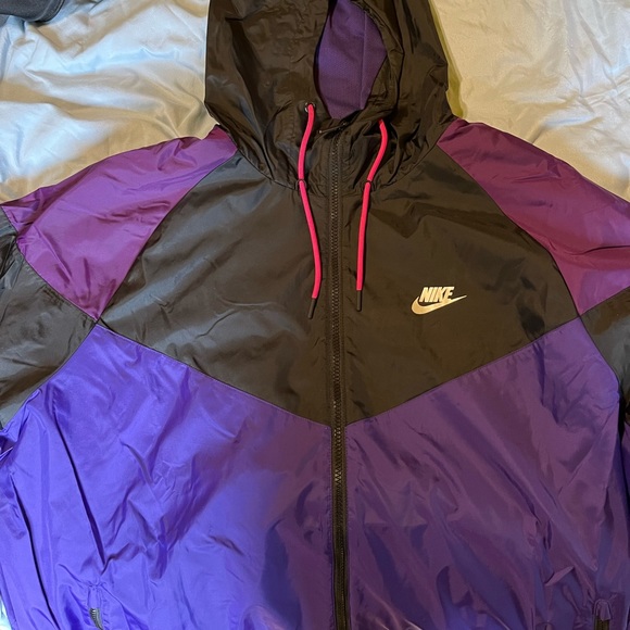 Nike windbreacker for men in XL - Picture 2 of 4